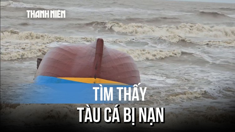 Phát hiện tàu cá chìm ở cửa Gianh, Phó tư lệnh Quân khu 4 chỉ đạo khẩn