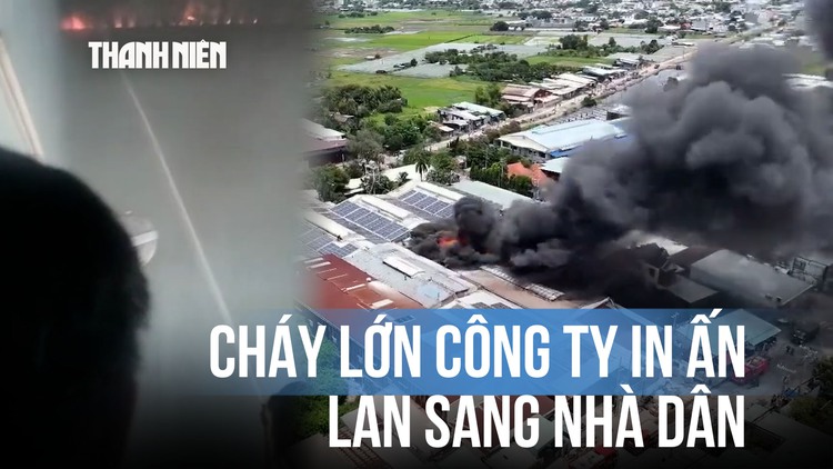 Vừa xịt nước vừa cầu nguyện trong vụ cháy công ty in ấn