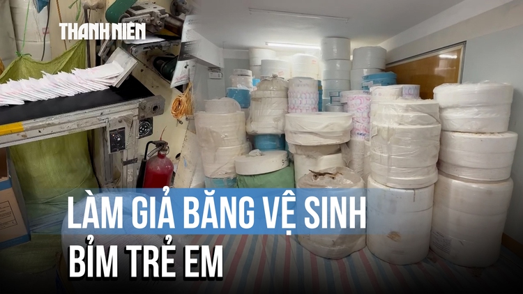 Triệt phá cơ sở sản xuất bỉm trẻ em, băng vệ sinh giả quy mô lớn