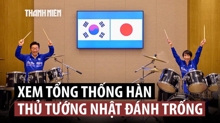 Thủ tướng Nhật Bản cùng Tổng thống Hàn Quốc đệm trống cùng nhau