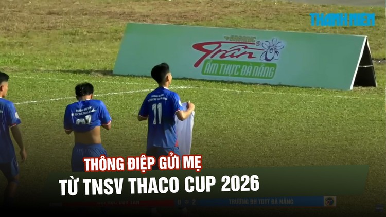 Ghi bàn trận ra quân, tiền đạo miền Trung gửi thông điệp xúc động: ‘Cố lên mẹ yêu, con yêu mẹ’