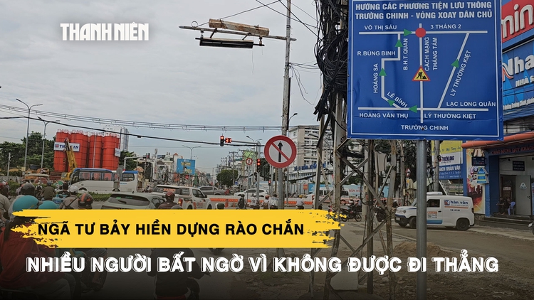 Ngã tư Bảy Hiền dựng rào chắn, nhiều người bất ngờ vì không được đi thẳng
