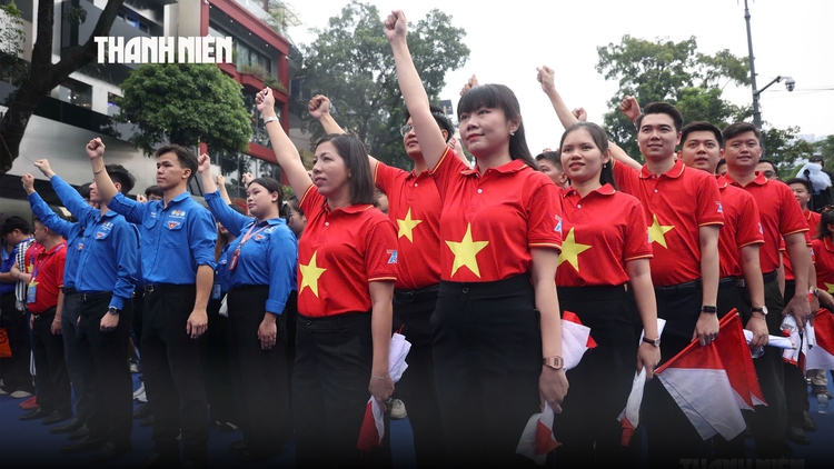 Ngọn lửa 'Tôi yêu Tổ quốc tôi' và cuộc hội ngộ của tuổi trẻ tại Hà Nội
