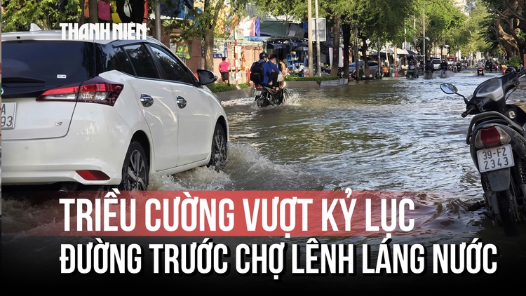 Triều cường vượt kỷ lục ở Biên Hòa, nước sông tràn bờ ngập đường phố