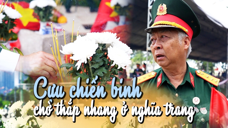 Cựu chiến binh rưng rưng nước mắt chờ thắp nhang tri ân 731 liệt sĩ