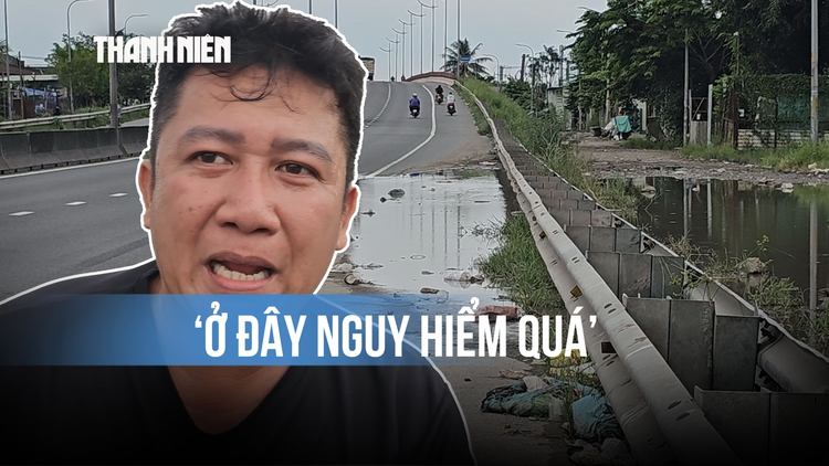 Ngập nước trên đường Võ Trần Chí: Xe máy phải lách sang làn ô tô, người dân bất an