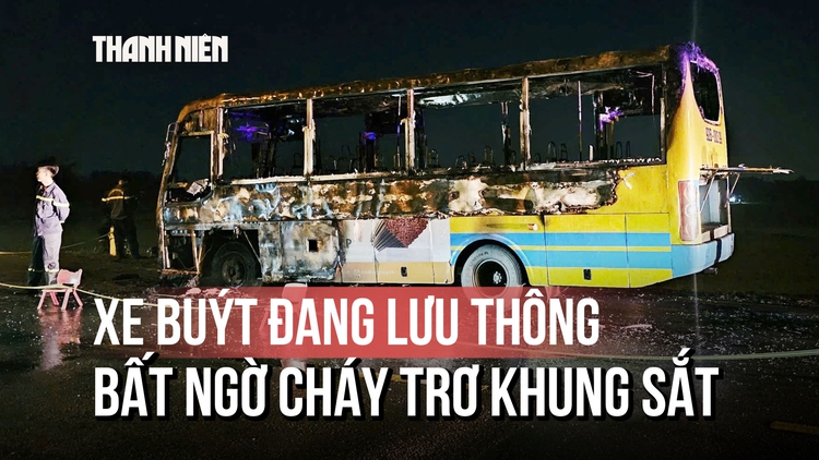 Xe buýt bốc cháy dữ dội giữa đường ở Đà Nẵng: Tình tiết đáng chú ý từ tài xế