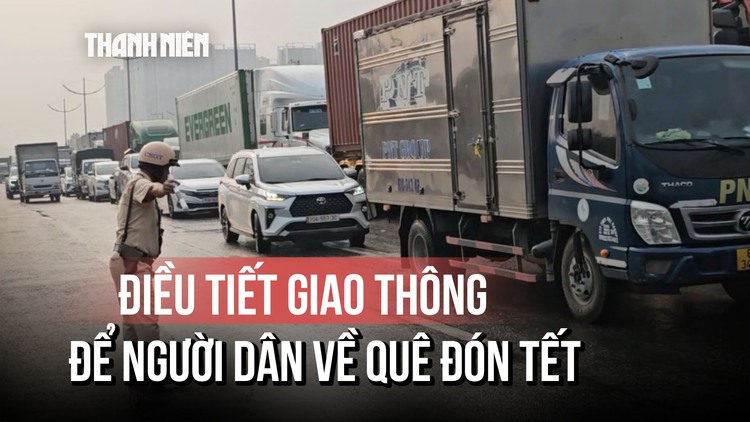 TP.HCM: CSGT dầm mưa điều tiết giao thông cửa ngõ phía Tây dịp cận Tết