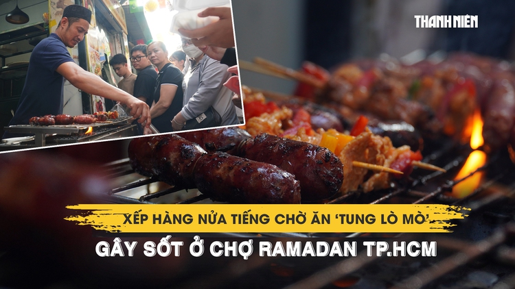 Xếp hàng nửa tiếng chờ ăn ‘tung lò mò’ gây sốt ở chợ Ramadan TP.HCM