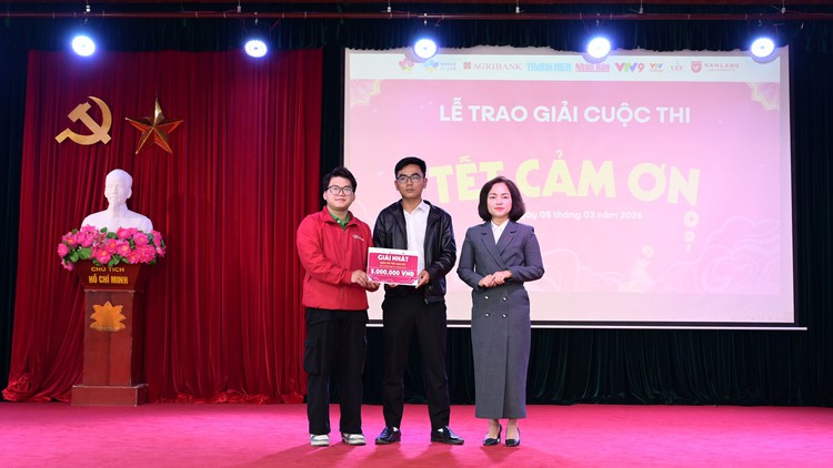 'Tết cảm ơn': Lời tri ân được chắp cánh bởi công nghệ