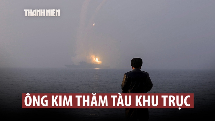 Ông Kim Jong-un lên tàu khu trục, xem phóng tên lửa chiến lược