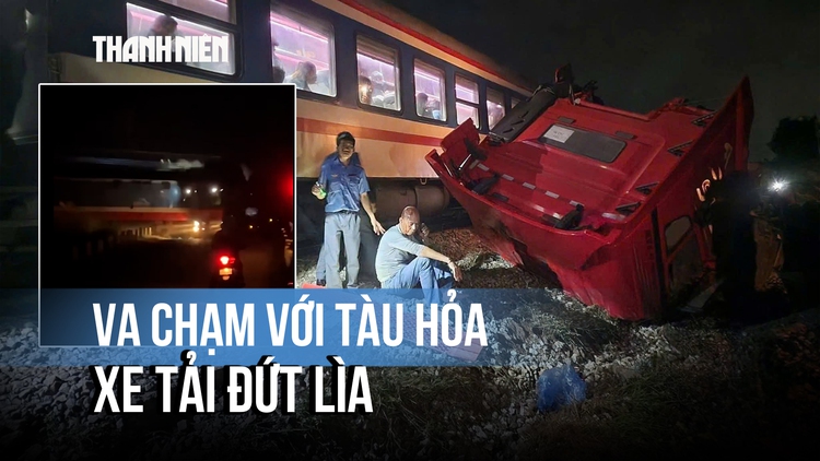 Xe tải đứt lìa sau va chạm với tàu hỏa tại Quảng Ngãi