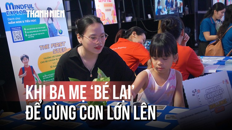 Khi ba mẹ ‘bé lại’ để cùng con lớn lên