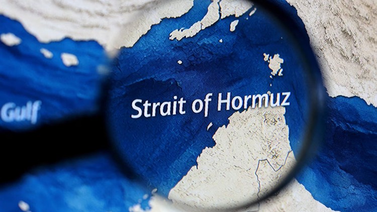 Iran có thể gỡ phong tỏa một phần eo biển Hormuz?