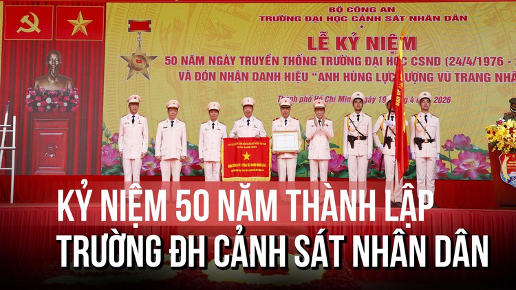 Ấn tượng màn biểu diễn võ thuật, bắn súng trong lễ kỷ niệm 50 năm Ngày truyền thống Trường ĐH Cảnh sát nhân dân