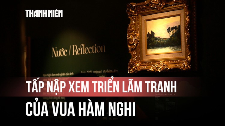 Khách Hà Nội tấp nập xem triển lãm tranh của vua Hàm Nghi lúc bị lưu đày