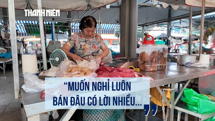 Giữa tâm bão giá, tiểu thương than trời: 'Buôn bán giờ chỉ là để giữ sạp'