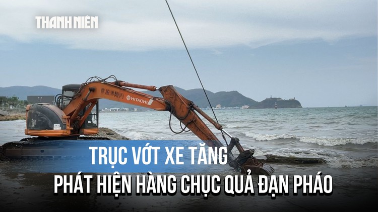 Cận cảnh trục vớt xác xe tăng tại bãi biển Quy Nhơn: Phát hiện hàng chục quả đạn pháo