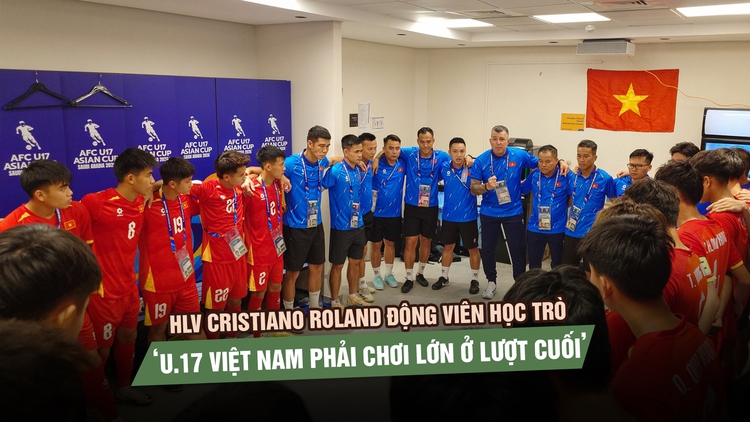 HLV Cristiano Roland động viên học trò sau trận thua Hàn Quốc: ‘U.17 Việt Nam phải chơi lớn ở lượt cuối’