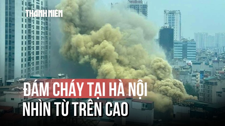 Cháy lớn tại nhà hàng ở Hà Nội, 10 xe chữa cháy được huy động