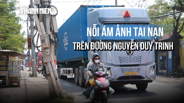 Đường rộng 7 mét 'oằn mình' gánh container, người dân ám ảnh: 'Mạng mình sống chết dễ quá'