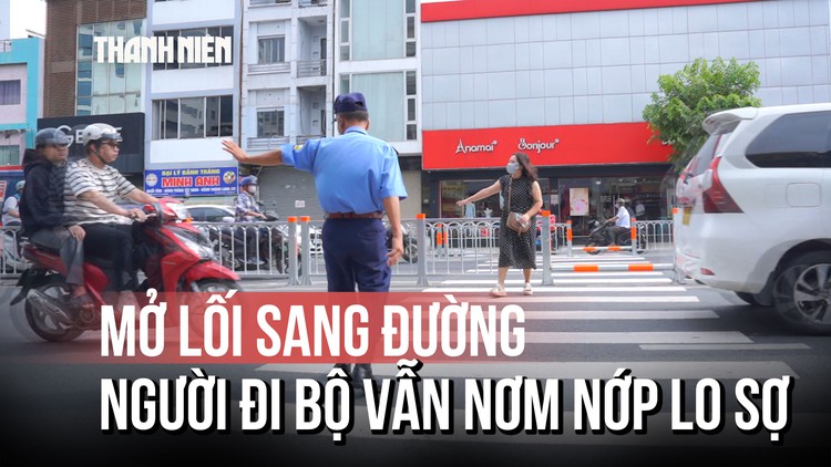 Đảo chiều đường Cộng Hòa: Mở lối sang đường, người đi bộ vẫn nơm nớp lo sợ