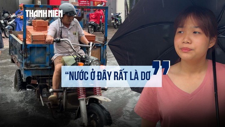 Mưa lớn kéo dài cả ngày ở TP.HCM, người dân ám ảnh cảnh lội nước dơ