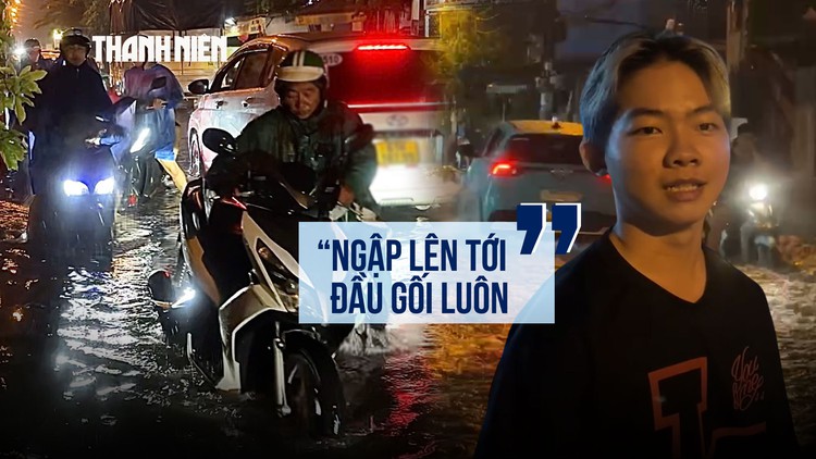 Xe chết máy hàng loạt sau mưa lớn, người dân bì bõm dắt bộ xuyên đêm