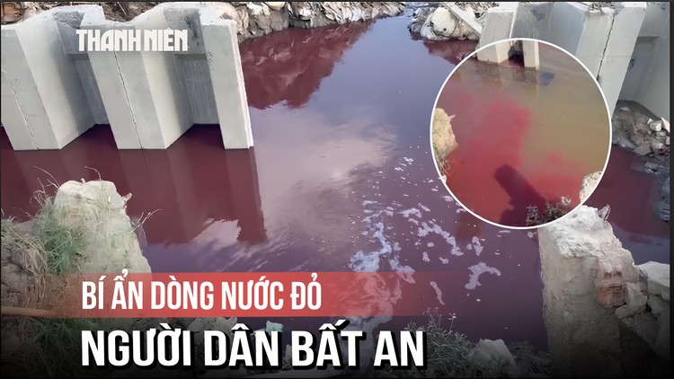 TP.HCM: Bí ẩn dòng nước đỏ thải ra kênh Đôi