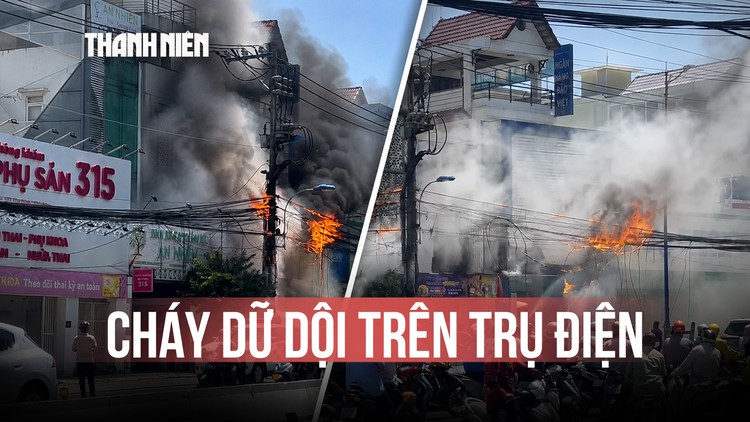  TP.HCM: Cháy dữ dội ở trụ điện trước ngân hàng đường Lương Định Của, người dân hoảng loạn