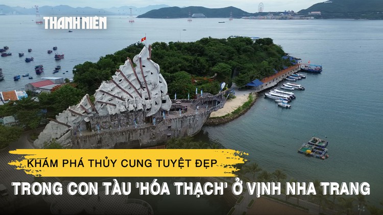 Khám phá thủy cung tuyệt đẹp trong con tàu 'hóa thạch' ở vịnh Nha Trang