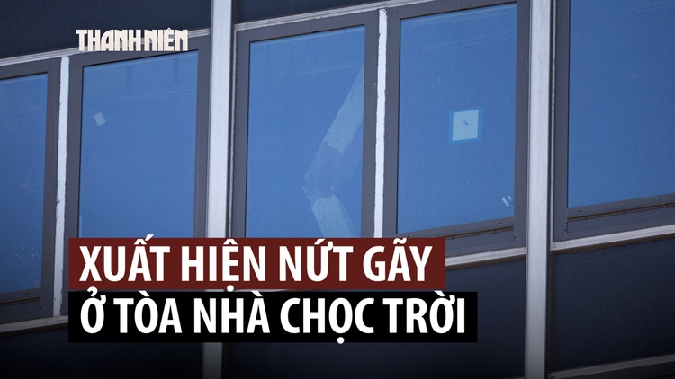Nhà chọc trời gãy cột chịu lực, một dãy phố Manahattan phải sơ tán