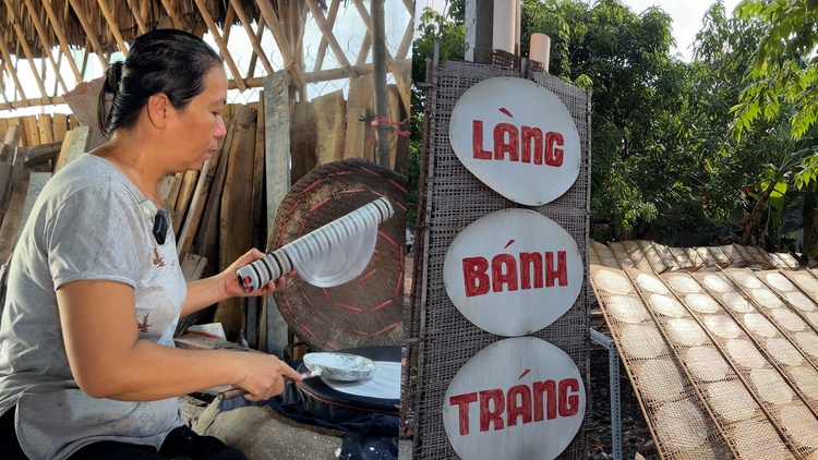 Giữ lửa làng nghề bánh tráng ở Phú Hòa Đông