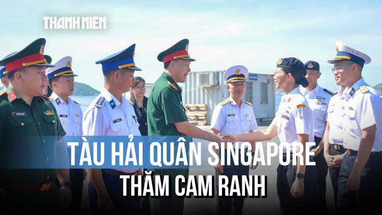 Cận cảnh tàu đổ bộ Hải quân Singapore đến cảng Cam Ranh