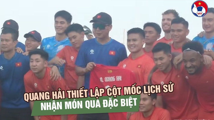 Quang Hải thiết lập cột mốc lịch sử, nhận món quà đặc biệt từ đội tuyển Việt Nam