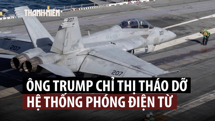 Ông Trump chê hệ thống phóng điện từ, muốn dùng hệ thống cũ trên tàu sân bay
