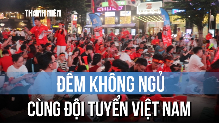 Không khí phố đi bộ Nguyễn Huệ trước thềm chung kết Việt Nam - Thái Lan