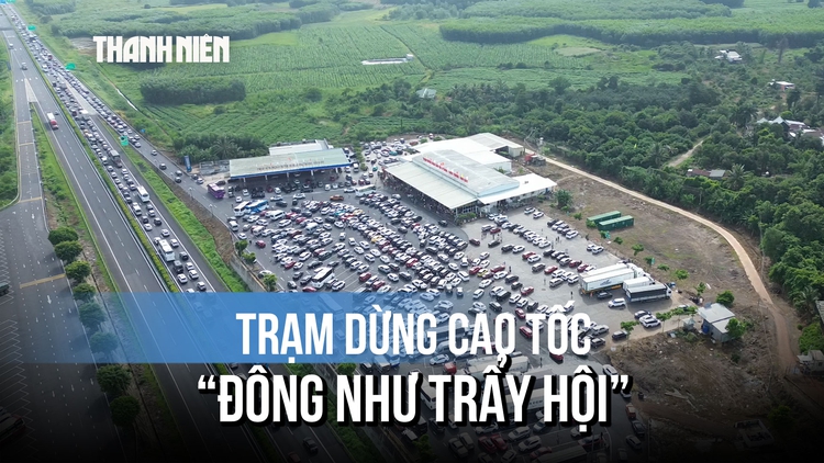 Trạm dừng chân cao tốc 'đông như trẩy hội' ngày đầu tiên nghỉ lễ 2.9