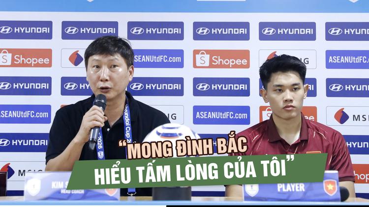 HLV Kim Sang-sik hết lời khen ngợi Đình Bắc, nói lý do rút Hoàng Đức ra nghỉ sớm 