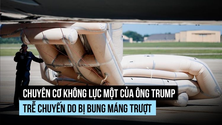 Ông Trump trễ chuyến bay vì chuyên cơ bung máng trượt