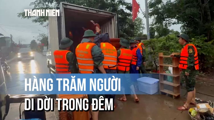 Nước sông Sê Pôn dâng cao vì mưa lớn, hàng trăm người ở Lao Bảo phải di dời