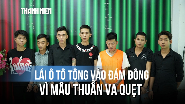 Lái ô tô tông vào đám đông vì mâu thuẫn lùi xe