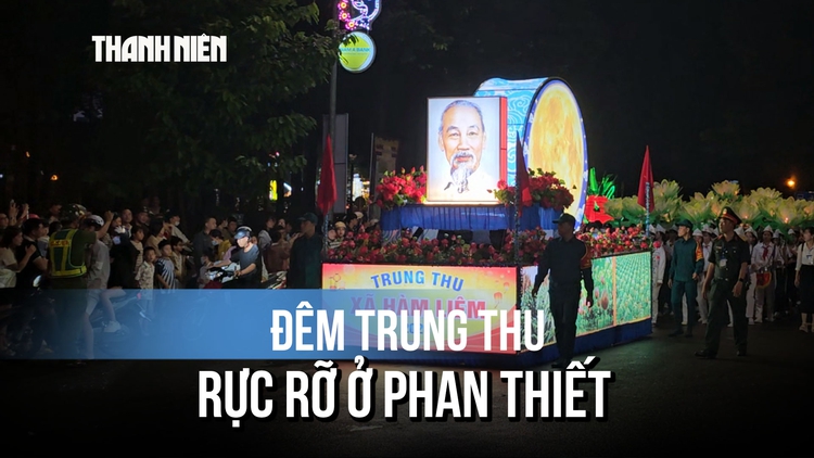 Rực rỡ đêm trung thu ở Phan Thiết: Sân bay, tháp nước, thanh long hóa đèn khổng lồ