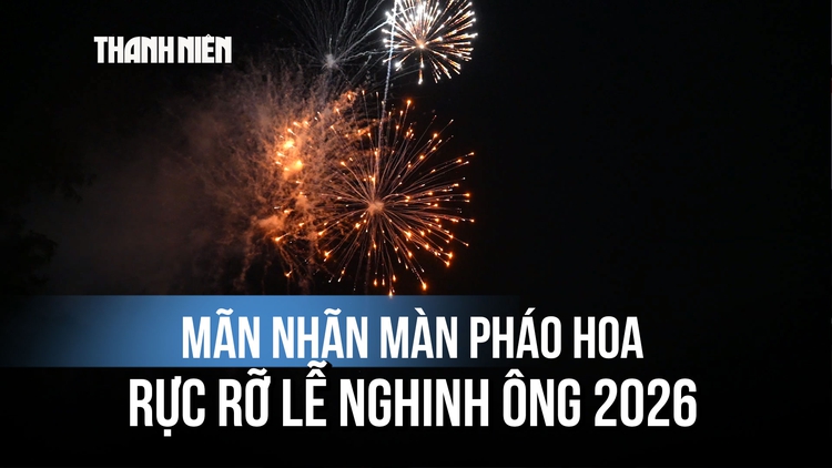 Mãn nhãn pháo hoa rực rỡ trên bãi biển Cần Giờ đêm lễ Nghinh Ông