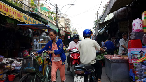 Vỉa hè với hàng rong trong một bài toán lớn - ảnh 2