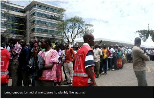 Thảm sát Kenya: xếp hàng nhận nạn nhân