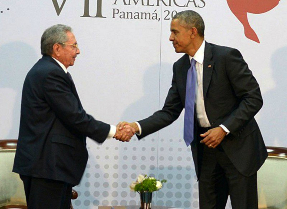 Chủ tịch Raul Castro và Tổng thống Obama đã có cuộc điện đàm ngày 18.9 - Ảnh: AFP