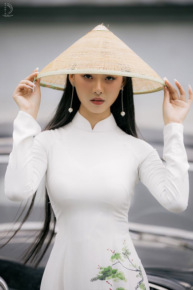Cô gái Việt trông khác biệt khi nuôi tóc dài 90 cm - Làm đẹp
