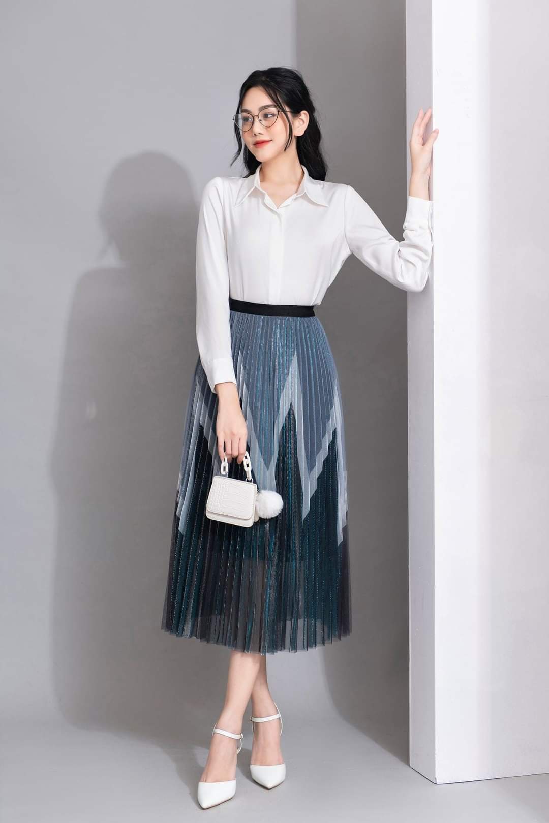 Mua Chân váy xếp ly nhỏ dáng ngắn phong cách Hàn Quốc, hai màu đen, trắng - XẾP  LY NHỎ màu TRẮNG,S tại Jolie clothing store | Tiki