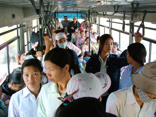 Hành khách nữ rồi sẽ có tuyến xe buýt riêng ? 